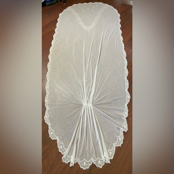 Elegant White Lace Bridal Veil main image 14